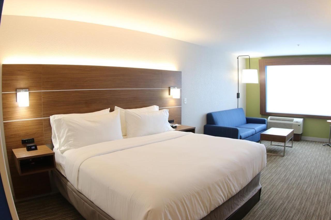 Holiday Inn Express & Suites - Detroit Northwest - Livonia By Ihg Exterior foto