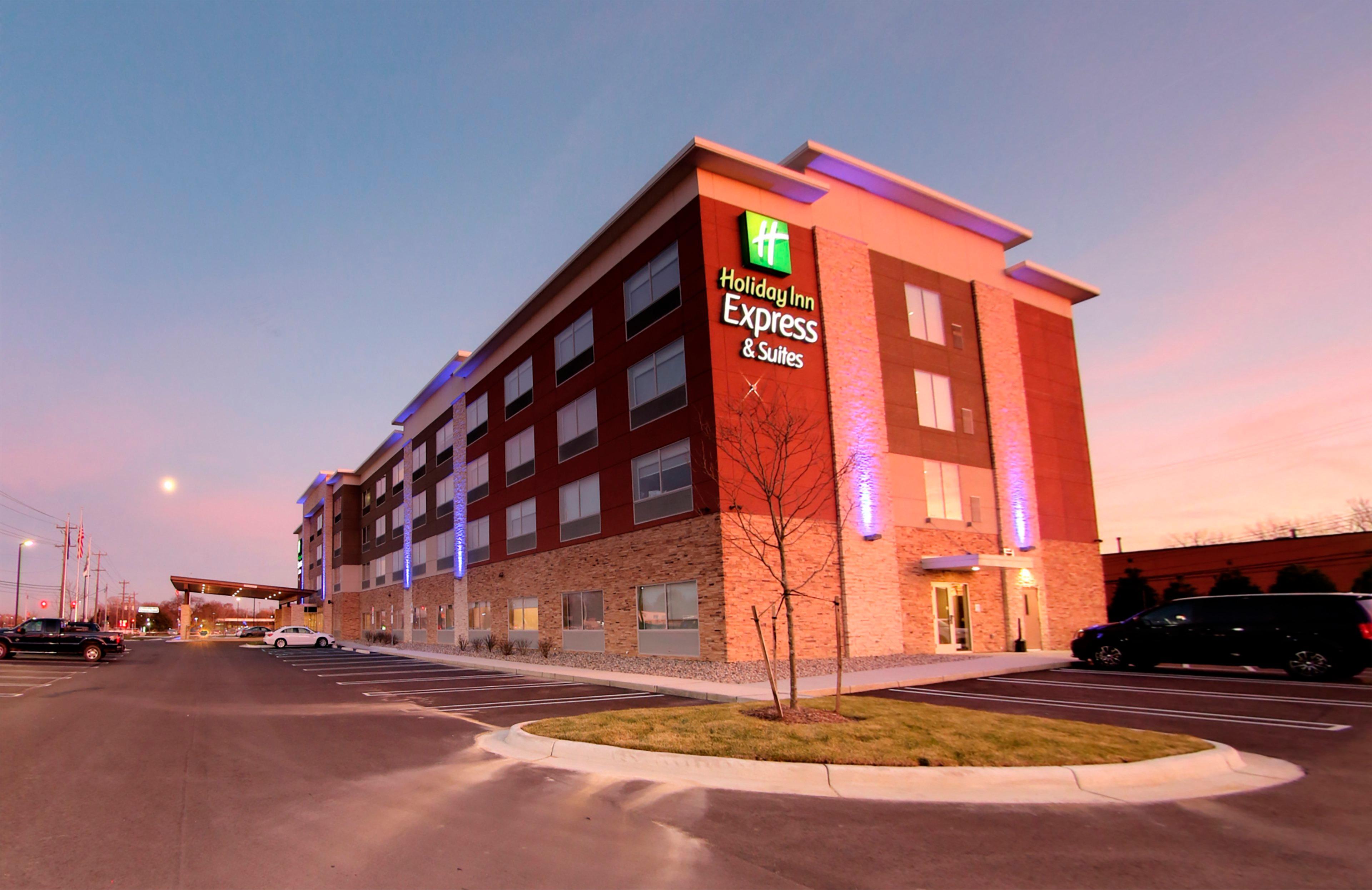 Holiday Inn Express & Suites - Detroit Northwest - Livonia By Ihg Exterior foto